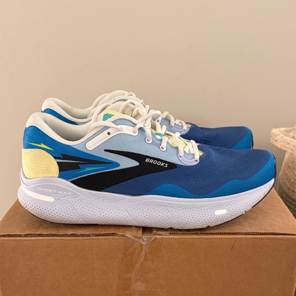 Brooks Ghost Max- Size 12 (Damon Brown Collection) - Picture 2 of 6